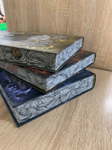 Коплект із трьох книг серії "Тиша" із ексклюзивним зрізом 9786177914562 фото